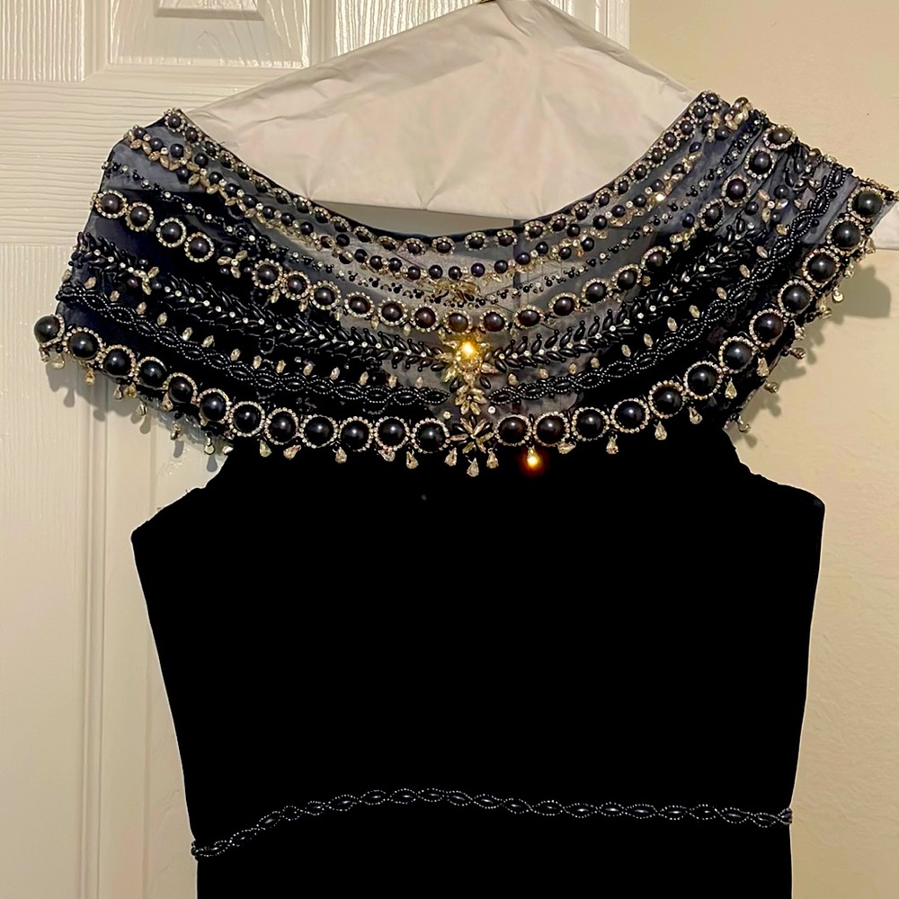 Tarik Ediz evening gown size 4 in navy blue with pearls and Swarovski crystals